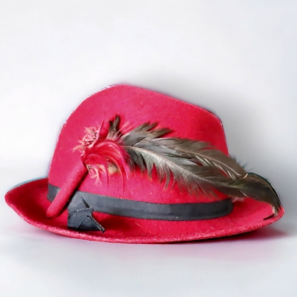 Women's Elegant Red Velvet Feather Frdora Hat - Picture 9 of 10